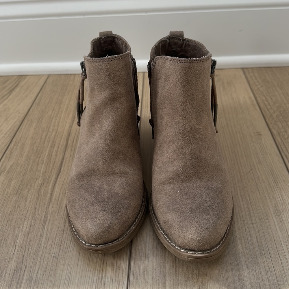 Report Ankle Bootie Size 6.5 - Picture 3 of 3